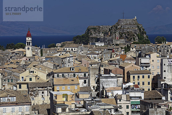 Häusermeer mit alter Festung und St. Spiridon Kirche  Altstadt  Korfu Stadt  Kerkyra  Unesco Weltkulturerbe  Insel Korfu  Ionische Inseln  Griechenland  Europa