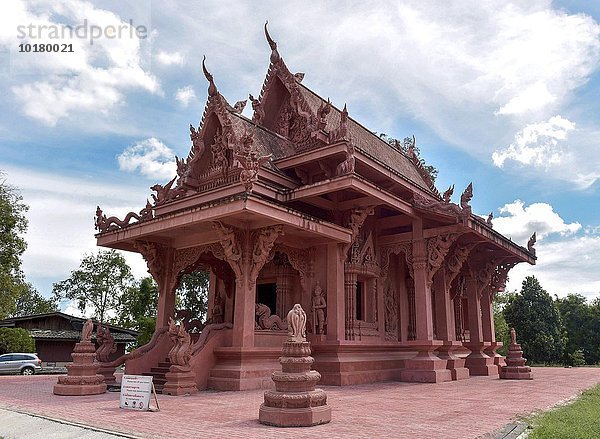 Roter Tempel Wat Sila Ngu in Lamai  Koh Samui  Thailand  Asien