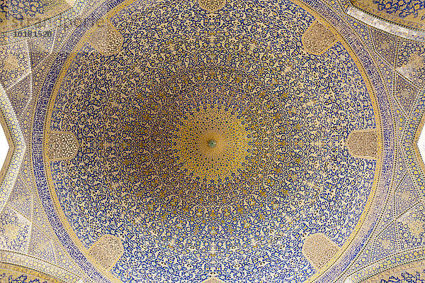 Kuppel im Gebetssaal der Lotfollah-Moschee oder Masdsched-e-Sheich Lotfoll?h  Isfahan  Iran