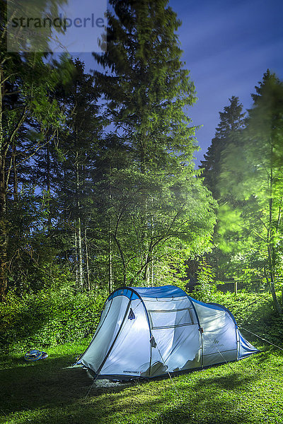 Zelt  Campingplatz  Reutte  Tirol  Österreich  Europa