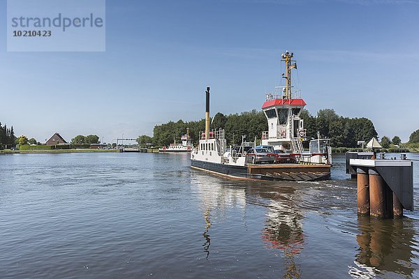 Fähre bei Breiholz  Nord-Ostsee-Kanal  Schleswig-Holstein  Deutschland  Europa