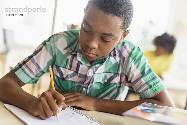 schreiben schwarz Klassenzimmer Student