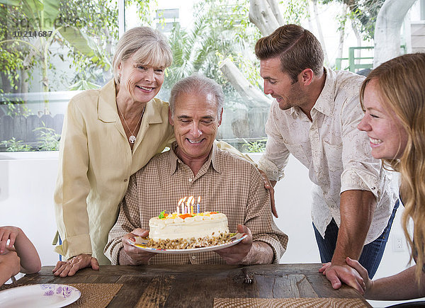 Europäer Fest festlich Geburtstag Tisch