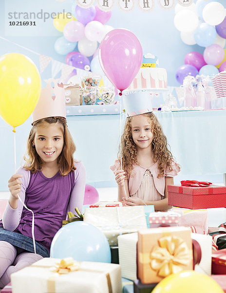 Party Luftballon Ballon halten Geburtstag Mädchen