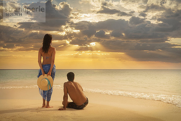 Europäer Strand Sonnenuntergang Bewunderung