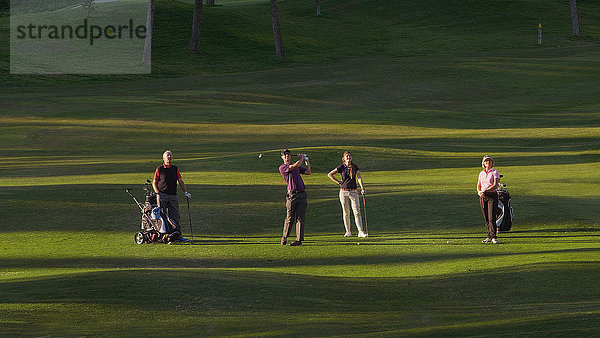 Europäer Freundschaft Golfsport Golf Kurs spielen