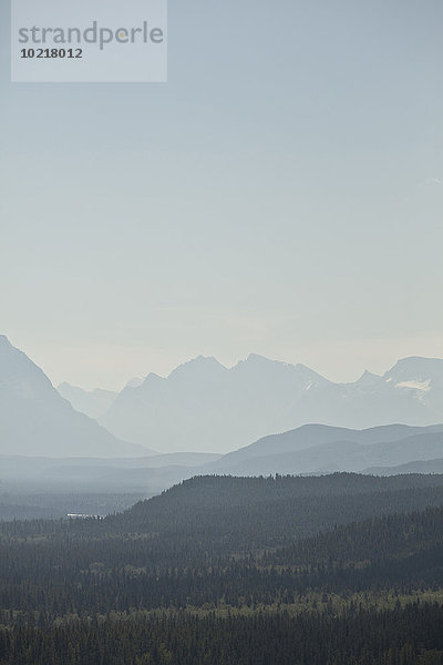 Berg über Tal Athabasca River British Columbia Vancouver