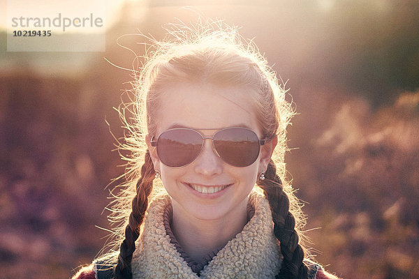 Jugendlicher Europäer Feld Kleidung Sonnenbrille Mädchen