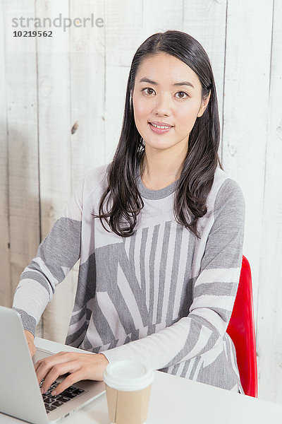 Frau Lifestyle arbeiten Büro jung japanisch