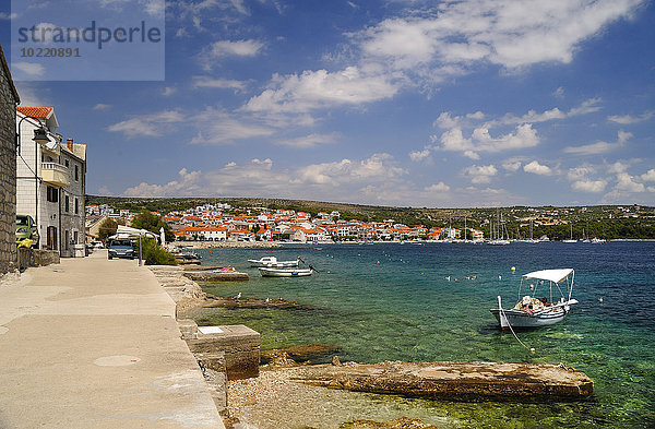 Kroatien  Primosten  Blick von der Strandpromenade auf die Adria