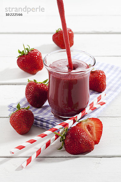 Glas Erdbeer-Smoothie