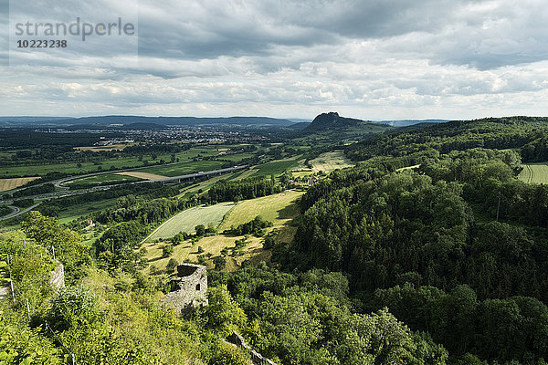 Deutschland  Baden-Württemberg  Landkreis Konstanz  Hegau  Blick auf den Hohentwiel