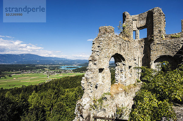 Österreich  Kärnten  Blick von der Ruine auf den Faaker See