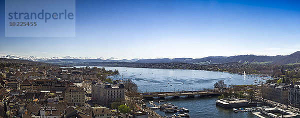 Schweiz  Zürich  Stadtbild  Zürichsee und Limmat  Panorama