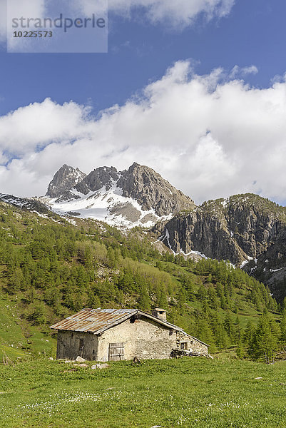 Italien  Piemont  Maira-Tal  Scheune in den Bergen