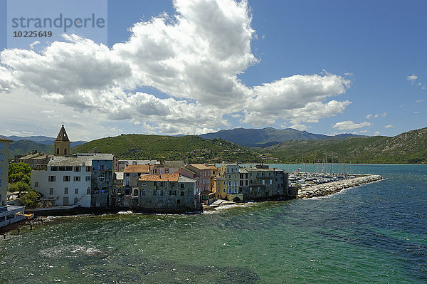 Korsika  Haute-Corse  Altstadt und Hafen von Saint Florent