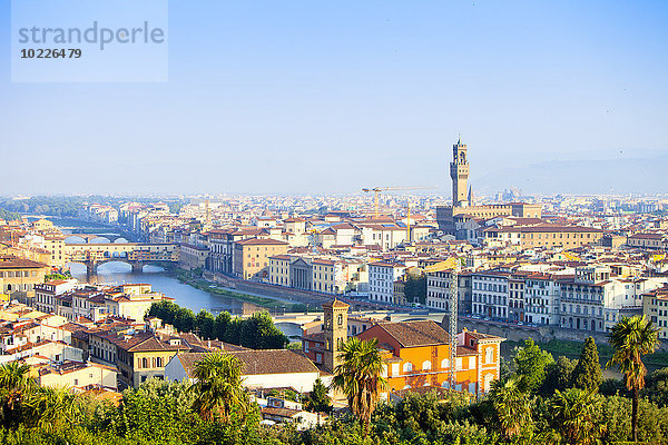 Italien  Florenz  Stadtbild mit Ponte Vecchio und Palazzo Vecchio
