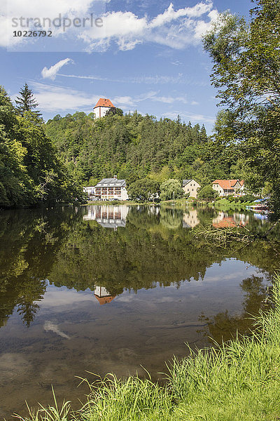 Deutschland  Thüringen  Ziegenrück  Schloss mit See