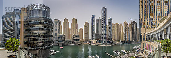 VAE  Dubai  Panoramablick auf Dubai Marina