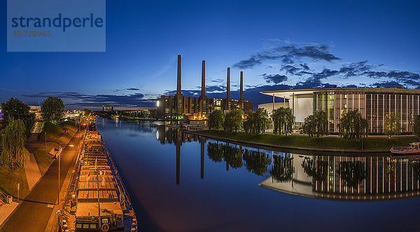 Deutschland  Wolfsburg  Autostadt  Autofabrik