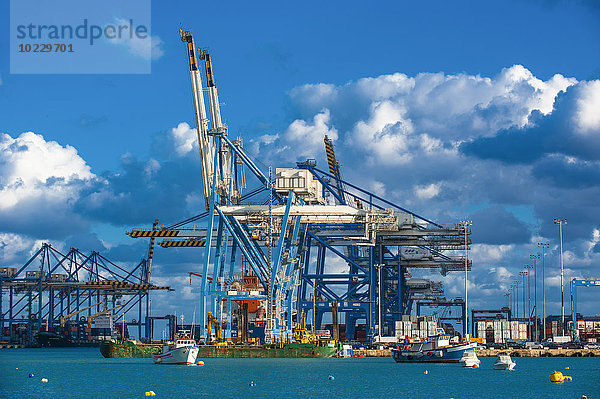Malta  Birzebbuga  moderner Frachthafen