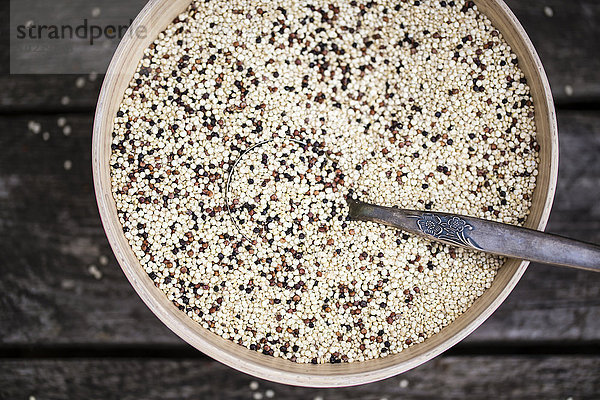 Schale aus dreifarbigem Bio-Quinoa