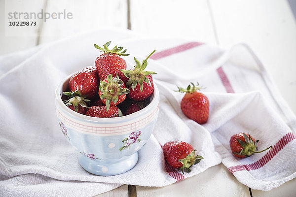 Schale mit Erdbeeren