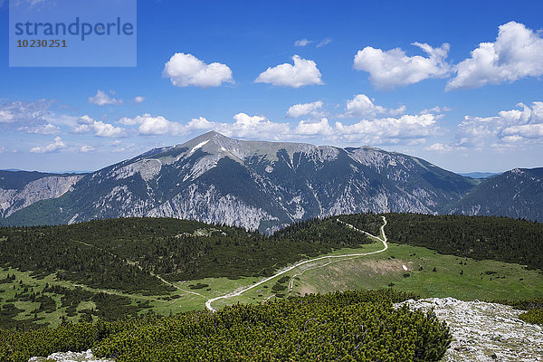 Österreich  Niederösterreich  Wiener Alpen  Blick vom Jakobskogel nach Schneeberg