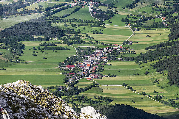 Österreich  Niederösterreich  Wiener Alpen  Blick auf Schneebergdoerfl