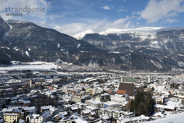 Österreich  Tirol  Bezirk Schwaz  Blick nach Schwaz im Winter