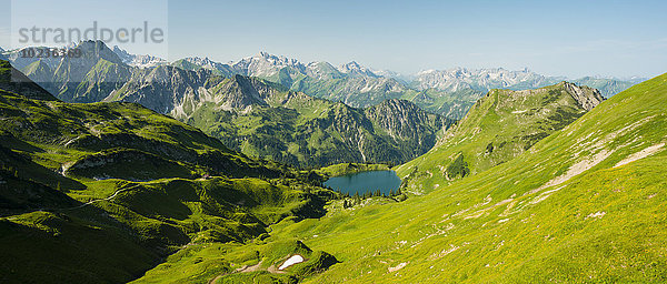 Deutschland  Bayern  Allgäuer Alpen  Blick vom Zeigersattel auf den Seealpsee