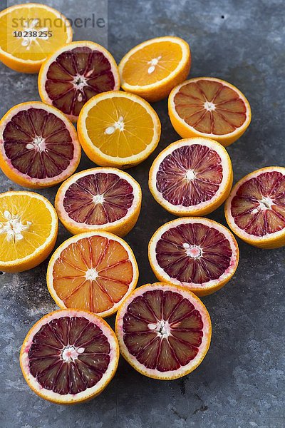 Halbierte Orangen & Blutorangen