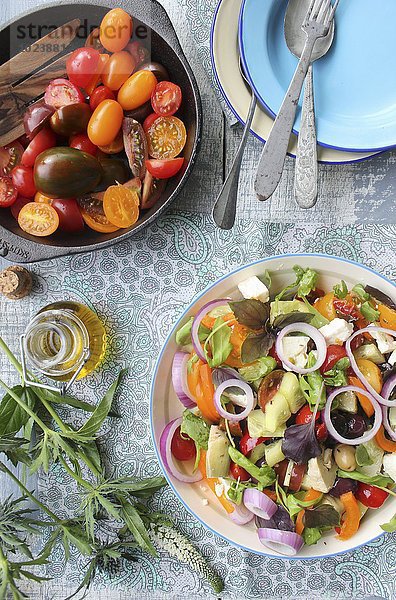 Griechischer Salat mit Schafskäse