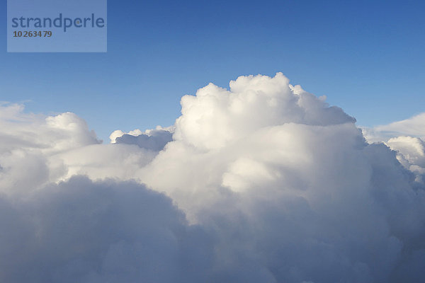 Flugzeug Wolkengebilde