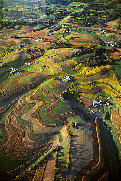 Vereinigte Staaten von Amerika USA nahe rollen Landwirtschaft Feld umgeben Ansicht Luftbild Fernsehantenne Pennsylvania vorlesen