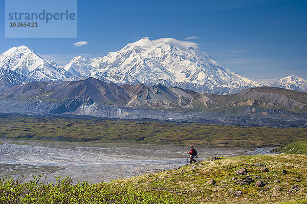 Sommer Hügel frontal wandern Mount McKinley