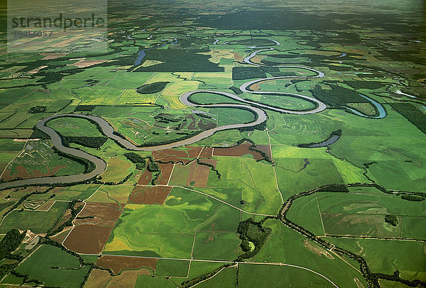 Vereinigte Staaten von Amerika USA zwischen inmitten mitten nahe Muster Landwirtschaft weiß Fluss Feld Ansicht Schlange Luftbild Fernsehantenne Arkansas Augusta