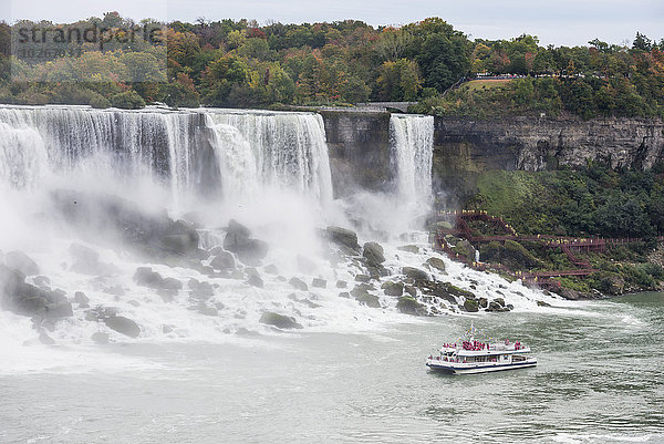 Tagesausflug Boot Niagarafälle Seitenansicht Kanada kanadisch Ontario