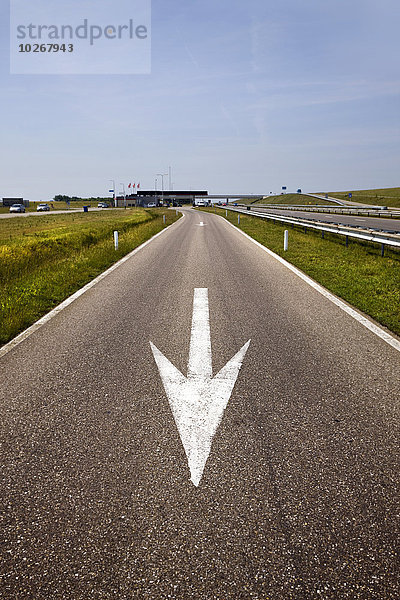 Fernverkehrsstraße Pfeilzeichen Pfeil richtungweisend Niederlande