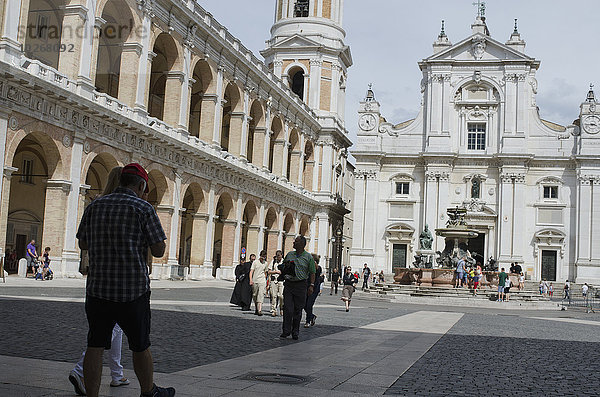 Kathedrale Quadrat Quadrate quadratisch quadratisches quadratischer Ansicht Italien Loreto Marken