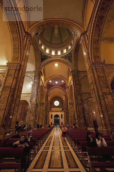 Mittelpunkt Cuenca Kathedrale Ecuador Kirchenschiff