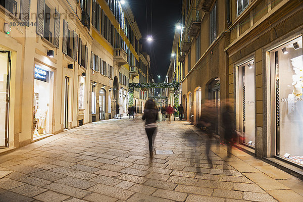 Berühmte Einkaufsstraße  via della spiga; Mailand  Lombardei  Italien