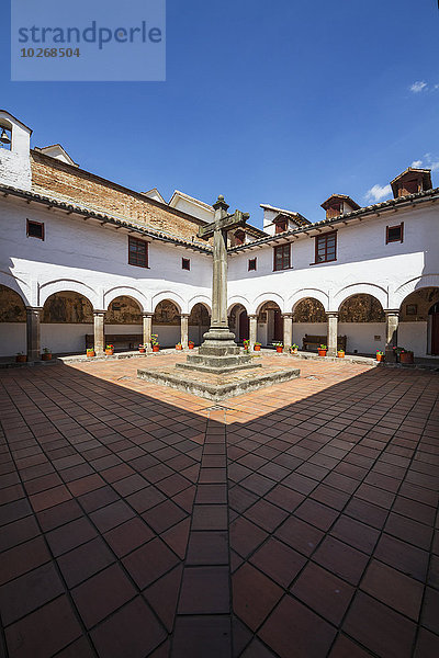 Frauenkloster Quito Hauptstadt überqueren Museum San Diego Veranda Innenhof Hof Kreuz Ecuador