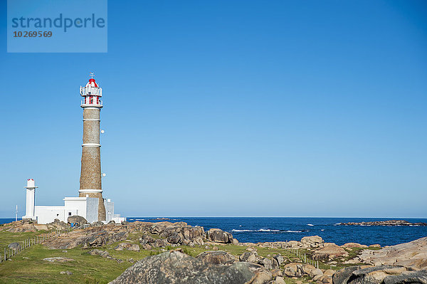 Felsen Küste Leuchtturm vorwärts Uruguay