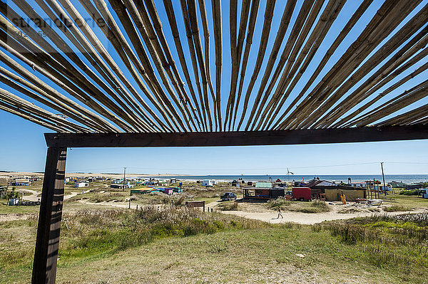 Strand Küste unterhalb Hotel Ansicht vorwärts Pergola Uruguay