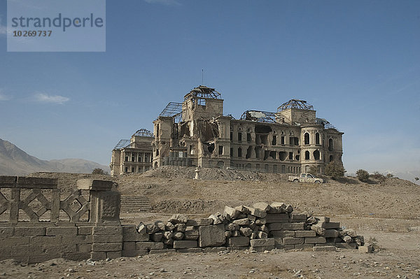 Kabul Hauptstadt französisch Beruf Verteidigung Architekt Palast Schloß Schlösser Design König - Monarchie Zentrale Afghanistan Militär Ministerium russisch