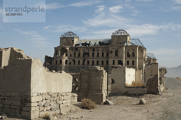 Kabul Hauptstadt französisch Beruf Verteidigung Architekt Palast Schloß Schlösser Design König - Monarchie Zentrale Afghanistan Militär Ministerium russisch