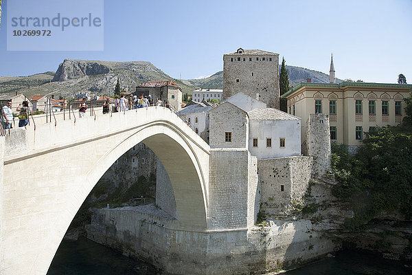 über Brücke Fluss Bosnien-Herzegowina Mostar alt