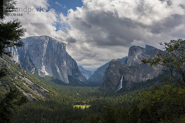 Amerika Wolke über Tal Verbindung Bewegung Yosemite Nationalpark Kalifornien links rechts