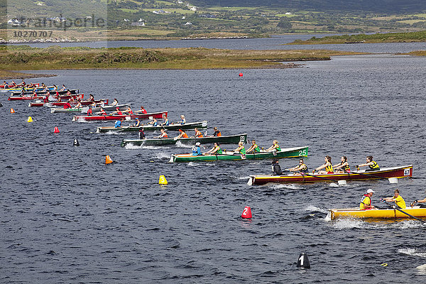 hoch oben Boot Rudern Menschenreihe Kerry County Irland Waterville